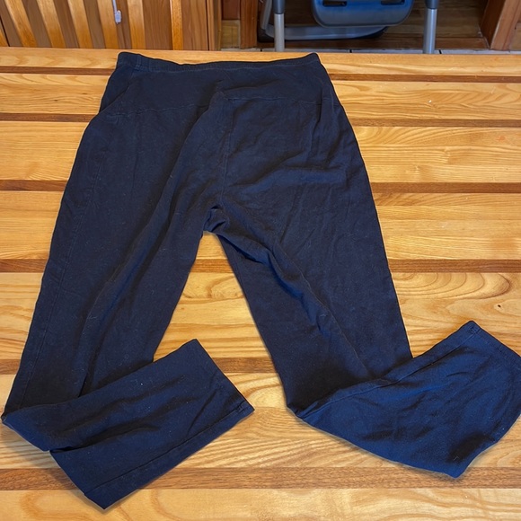 Time and Tru Maternity Black Leggings with Over the belly waistband - Picture 3 of 4